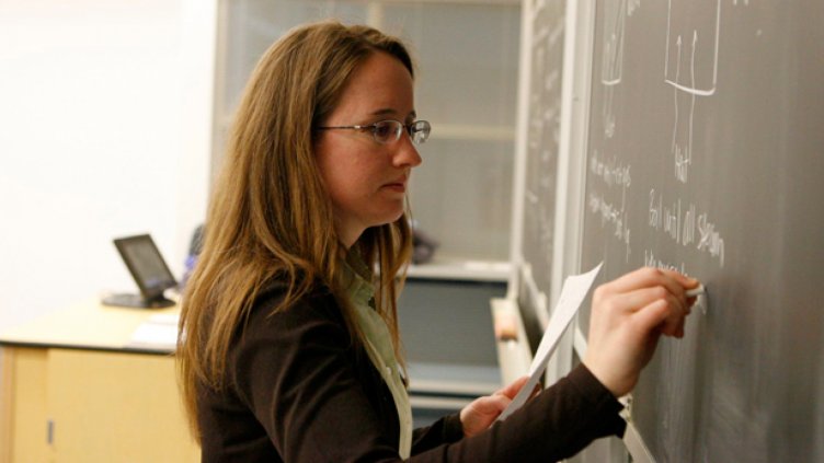 Търсят се общи работници, учители и гледачи на деца във Варна