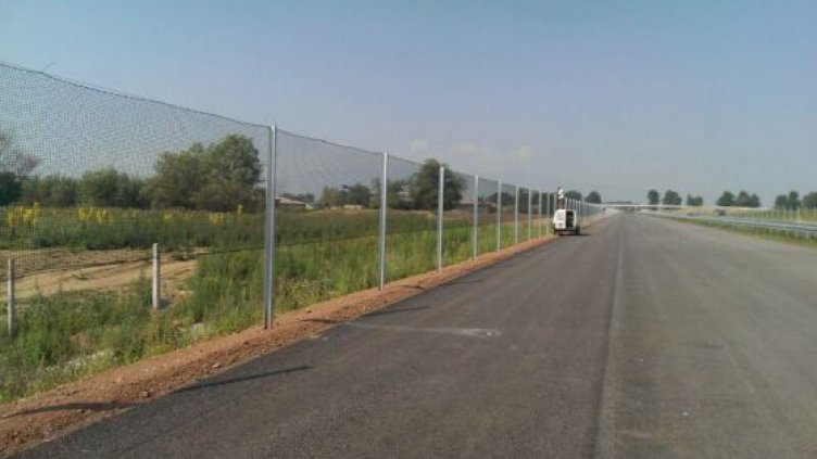 Задигнаха от магистралите 10 км мрежи за птици