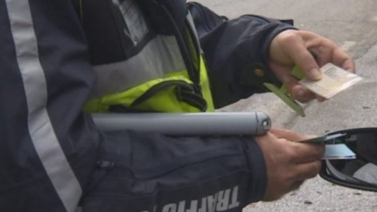 Турски тираджия прекали: Хем пиян, хем подмята €250 на катаджиите ни!