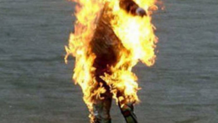 Мъж се самозапали на централна софийска улица