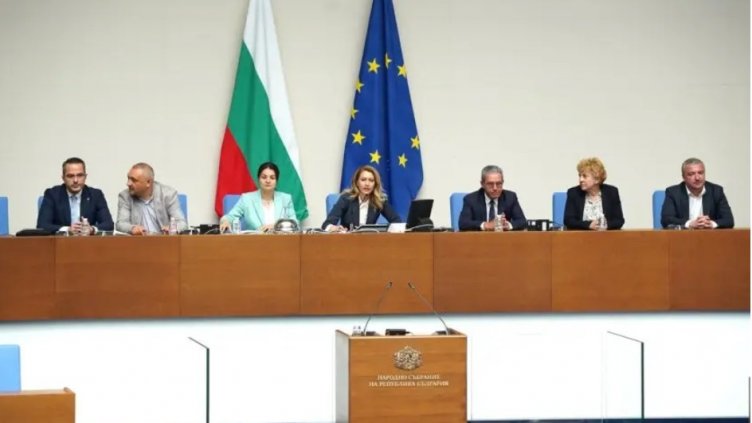 Депутатите избраха и зам.-председателите на 50-ото НС