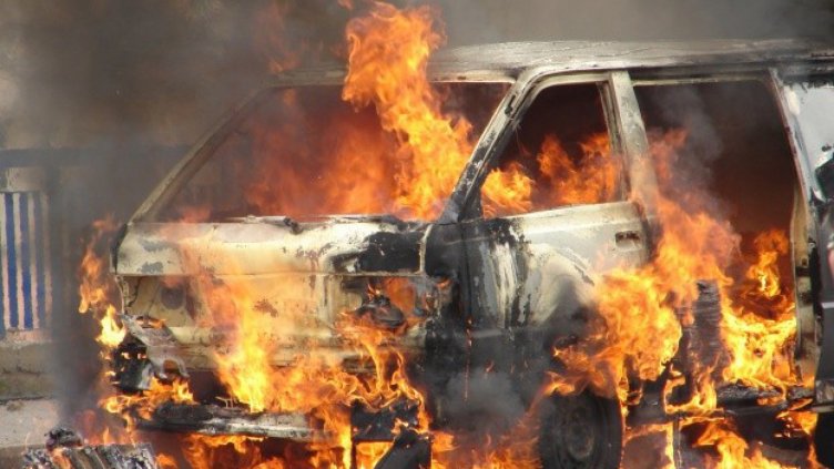 Кола на газ избухна в Бургас