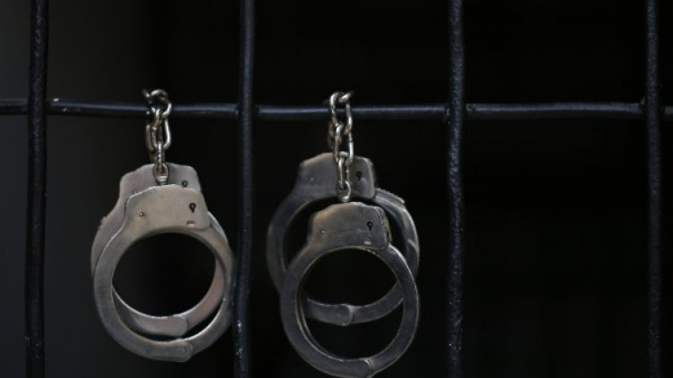 Джебчийка роди в затвора, не й позволиха да излезе