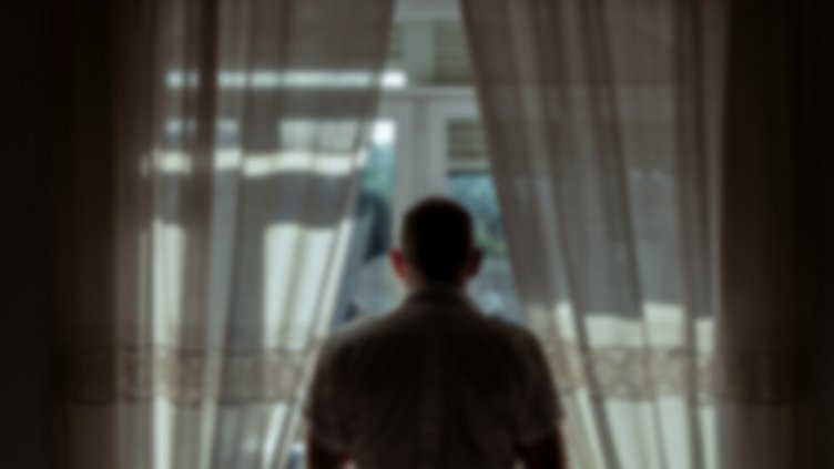 Мъж се барикадира в дома си в центъра на София