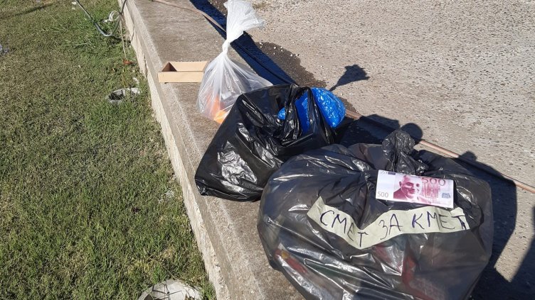 Акция срещу боклука във Варна завърши с актове за протестиращите, че... замърсяват