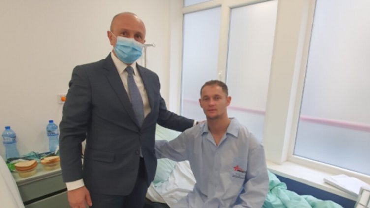 Това е мъжът, спасил оцелелите в автобуса ковчег на АМ "Струма"