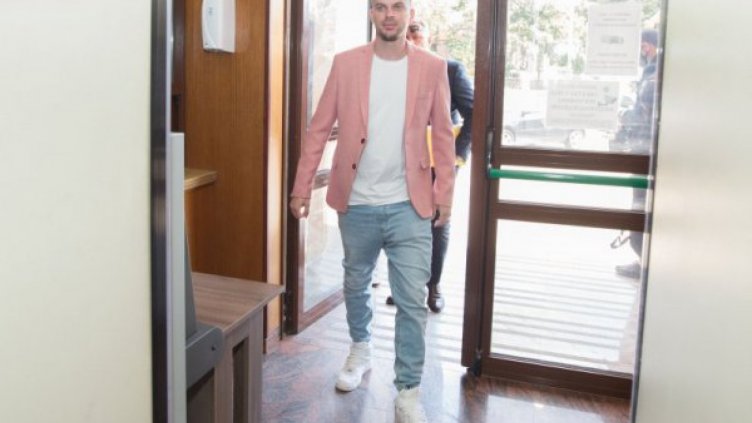 Спецсъдът решава дали да пусне певицата ЛиЛана от ареста