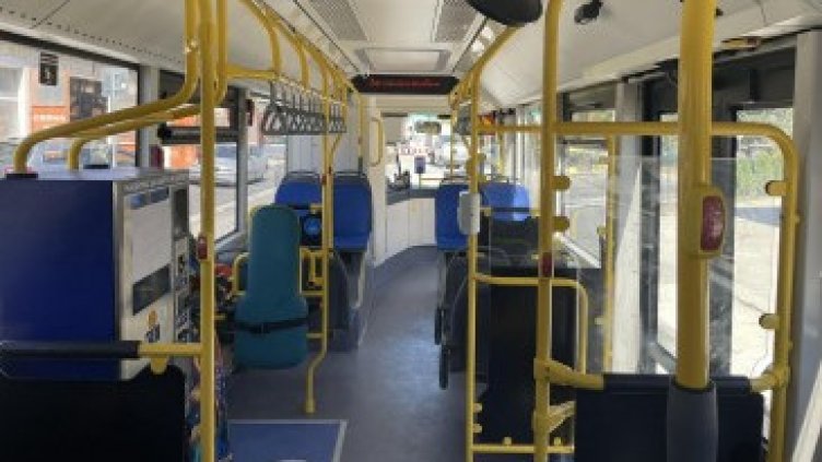 Удължават безплатните абонаментни карти за учащи във Варна