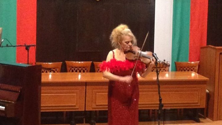 Нов рецитал подготвя Димка Димова