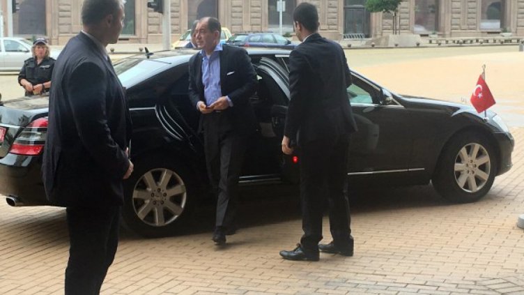 Турският посланик: Няма поток от бежанци към България