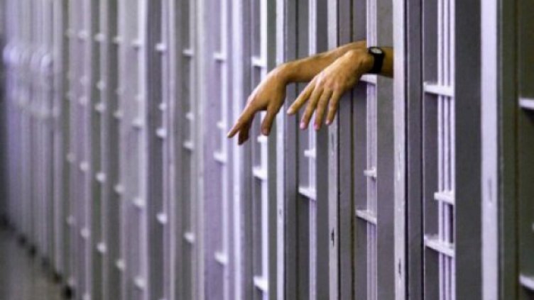 10 000 са затворниците в България