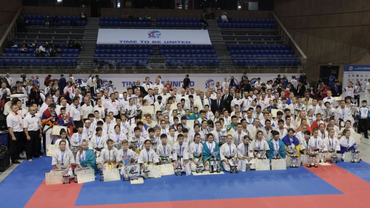 Вицешампионска титла и три бронзови отличия спечелиха националите ни от Световното първенство по киокушин във Варна (СНИМКИ + ОБЗОР)