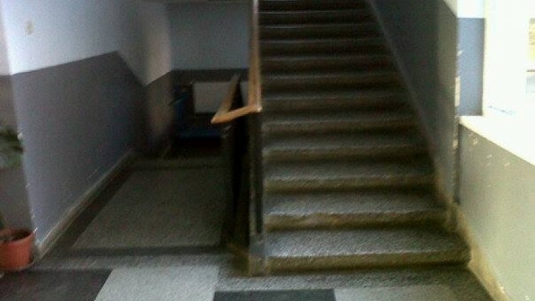 Хлопва врати училище с един първокласник