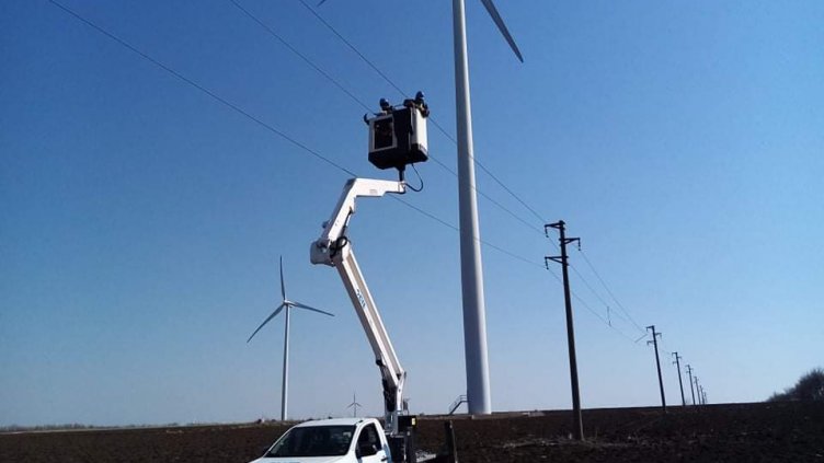Енергото обезопаси участъци от въздушните електропроводи в 12 села в Добричко