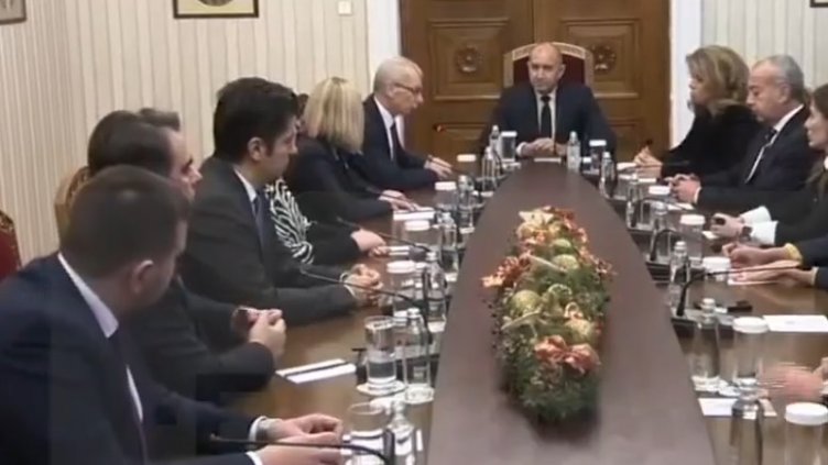 Денков при президента: Приоритет №1 е приемането на бюджета