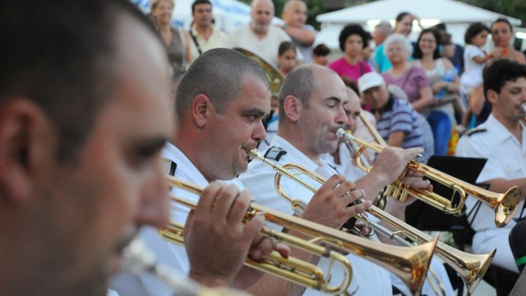 Представителният духов оркестър на ВМС с празничен концерт за варненци