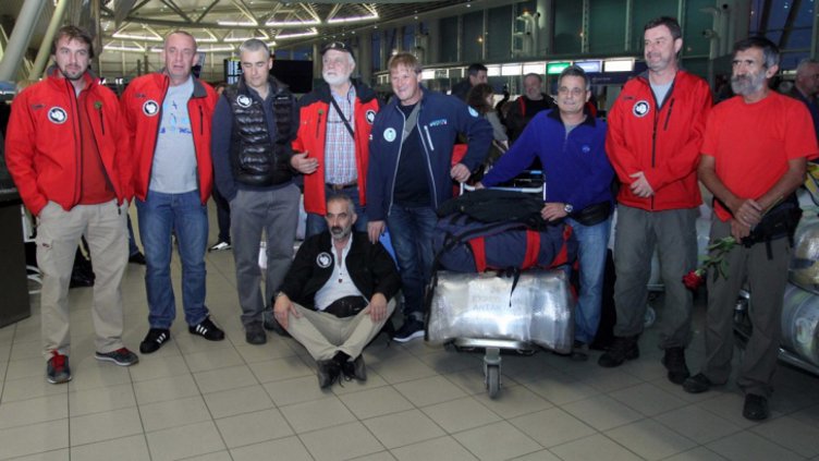 Отпътува първата група полярни изследователи към остров Ливингстън
