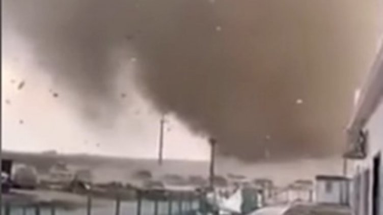 И в Черно море се появи торнадо (Видео)