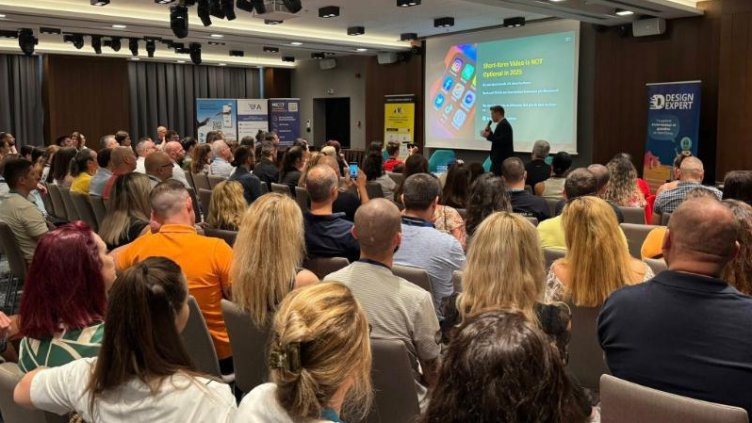 Близо 200 професионалисти обсъдиха бъдещето на SEO и социалните мрежи на форум във Варна