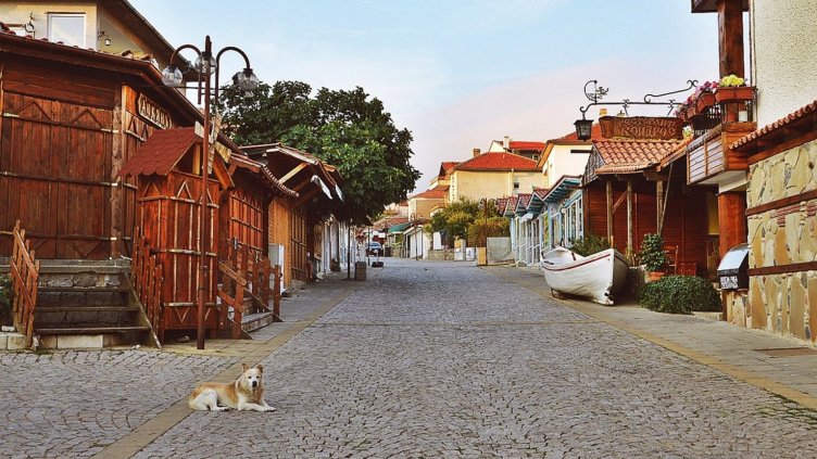 След Гърция: ген. Мутафчийски отмаря и на родното Черноморие