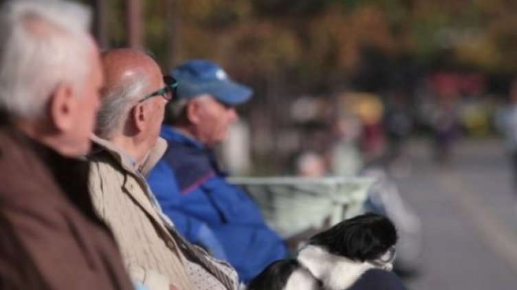 Увеличените пенсии ще се раздават през януари