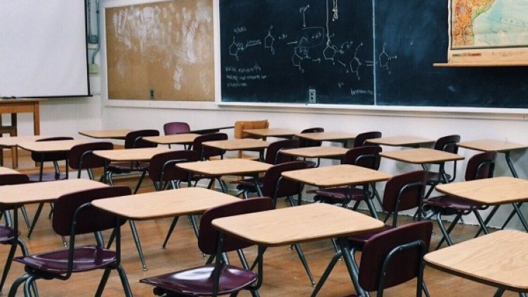 Децата от 1 до 4 клас се връщат в клас след 8 ноември