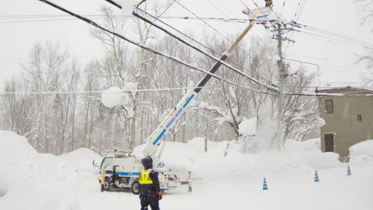 Над 60 екипа отстраняват ел. авариите в Югоизточна България