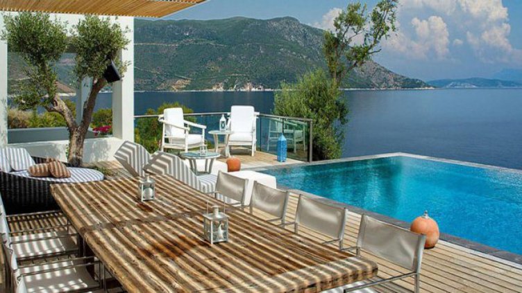 Расте интересът на чужденци към луксозни имоти в България