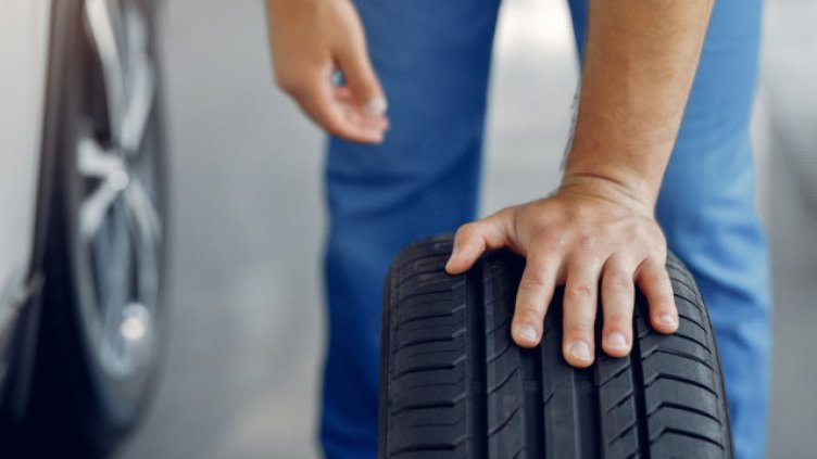 Защо да сложите по-широки гуми на колата?