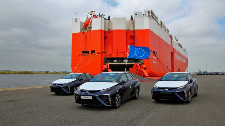 Водородната Toyota акостира в Европа