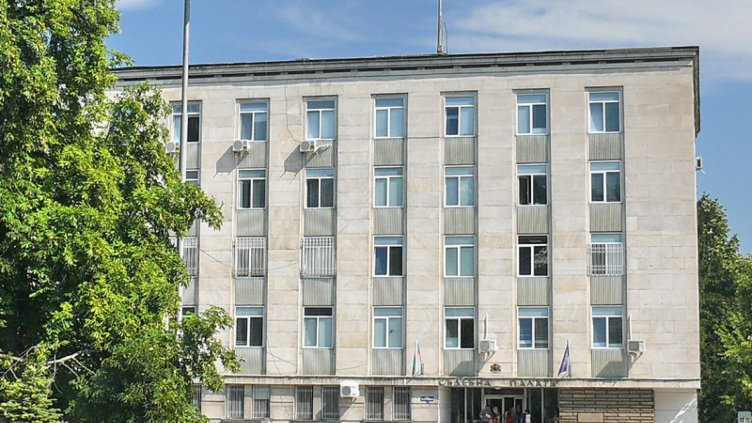 Съдят адвокатка и съдебен лекар за рушвети