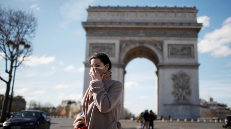 Отмениха вечерния час във Франция