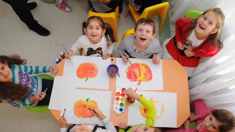 Деца от ОДЗ „Маргаритка“ отпразнуваха деня на художника