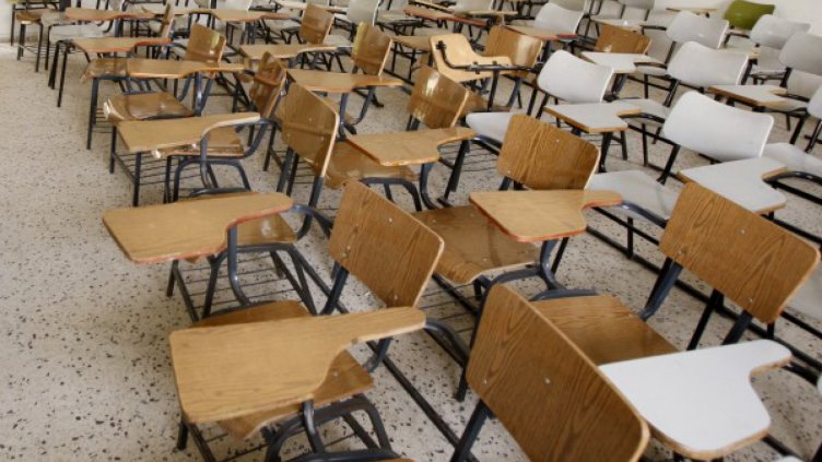 334 училища в страната са в "дървена ваканция"