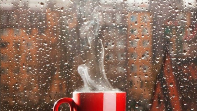 Неделята дъждовна, но топла