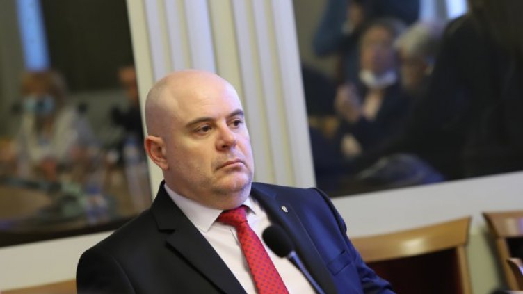 Гешев: Трима са с повдигнати обвинения за побоя над Слави Ангелов