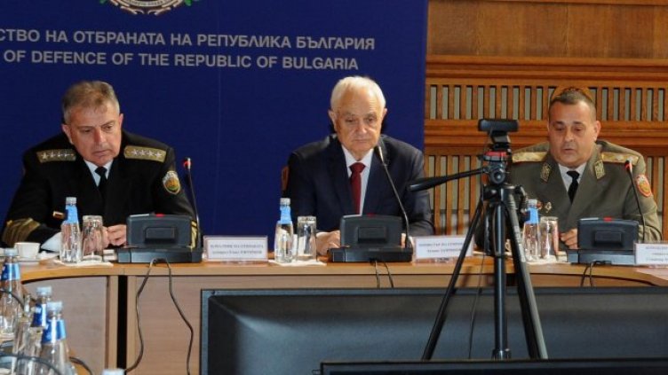 Близо 270 наши военнослужещи участват в операции на НАТО и ЕС