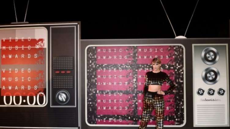 MTV сдобри Суифт и Минаж