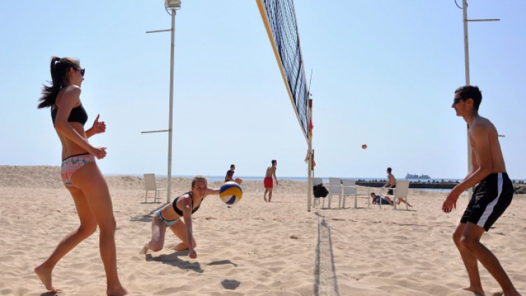 Слънчева и топла събота във Варна