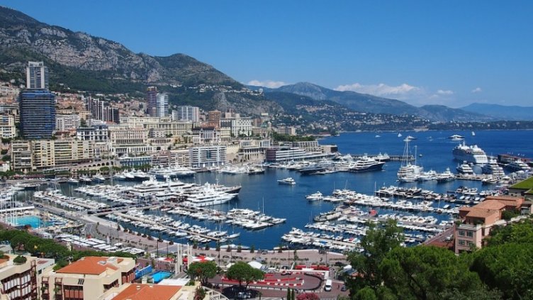 Общински съветник пропуснал да декларира къща на Лазурния бряг и над 400 хил. евро 