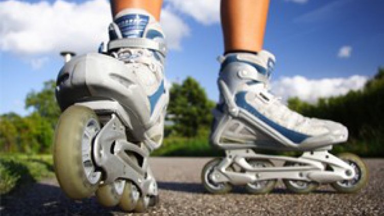 Може ли да се отслабне с каране на ролери