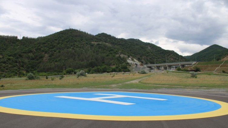 Хеликоптерната площадка между Е-79 и тунел "Железница" е готова