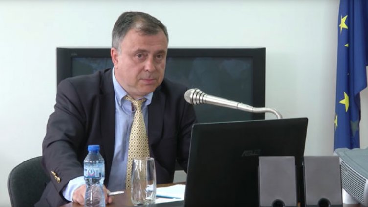 Новият шеф на БНР поиска оставката на целия УС  