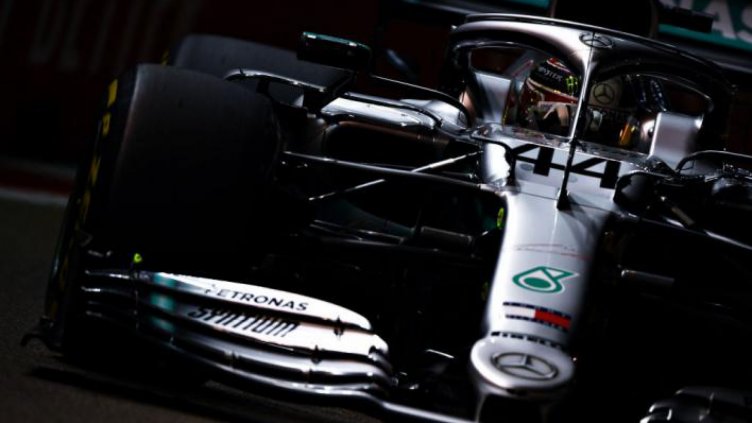 Хамилтън оглави втората сесия в Сингапур