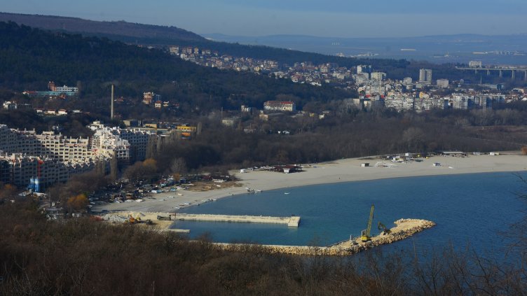 Напредва строителството на рибарско пристанище „Карантината“ във Варна