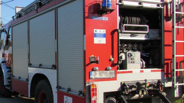 Три битови пожара гасиха варненските огнеборци в рамките на часове