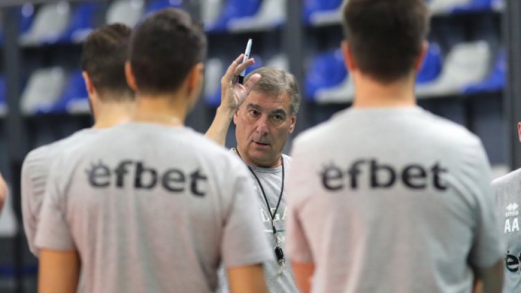 Варна дава и финансово рамо на волейболните ни национали