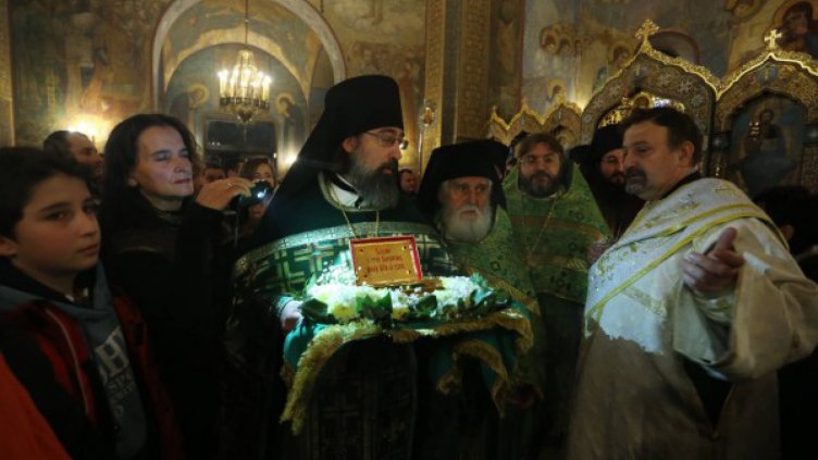 Част от мощите на св. Серафим бяха пренесени в "Аелксандър Невски"