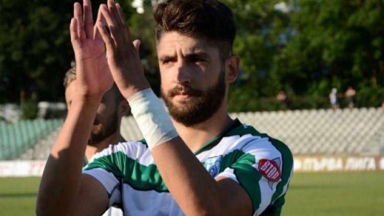 "Черно море" се раздели с бранител