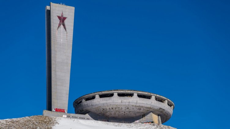 Полиция ще охранява денонощно паметника на Бузлуджа